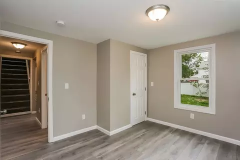 251 Edendale St, Springfield, MA 01104 photo 15