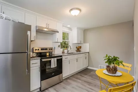 251 Edendale St, Springfield, MA 01104 photo 7