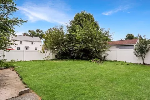 251 Edendale St, Springfield, MA 01104 photo 3