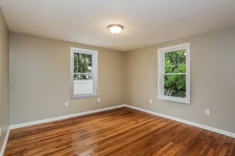 251 Edendale St, Springfield, MA 01104 photo 17