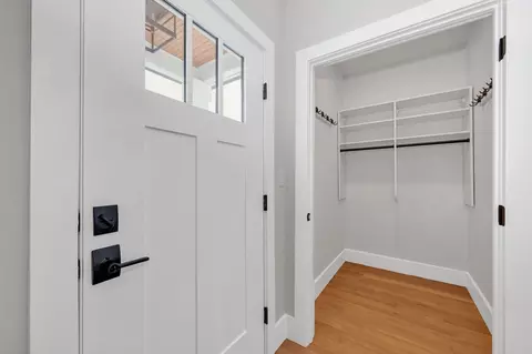 Entry Way - 203 Everett St, Arlington, MA 02474 photo 3 of 4