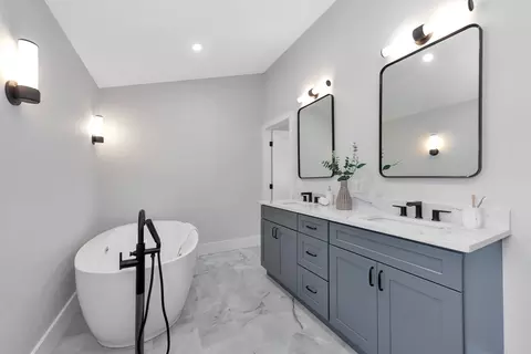 Bath - 203 Everett St, Arlington, MA 02474 photo 3 of 7