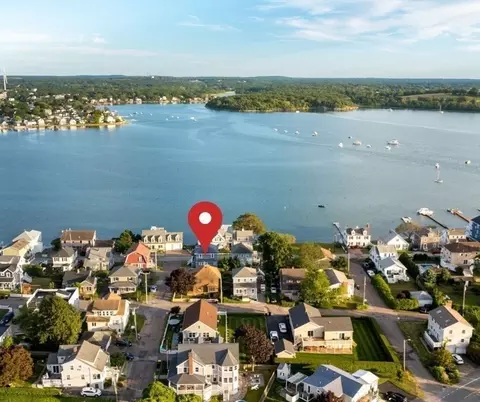 3 Third St, Hull, MA 02045