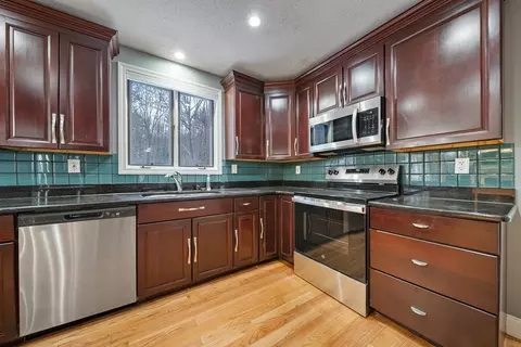 18 Lorri Rd, Derry, NH 03038 photo 8