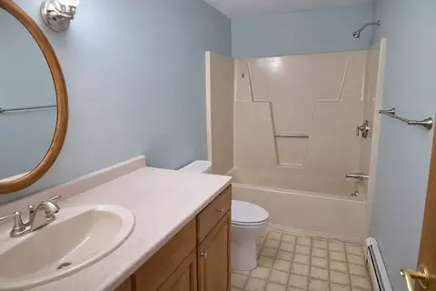 Bath - 528 Cherry St #C3, Fall River, MA 02720 photo 1 of 2