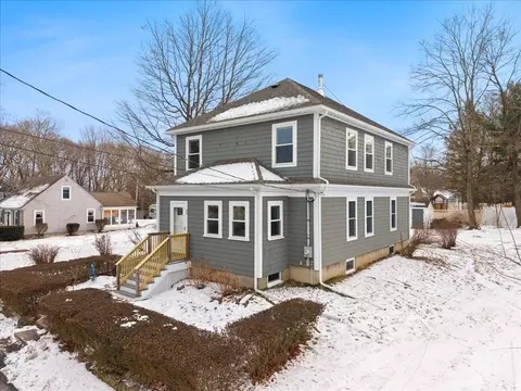 88 Arnold Rd, North Attleboro, MA 02760