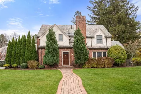 55 Evelyn Rd, Waban, MA 02468