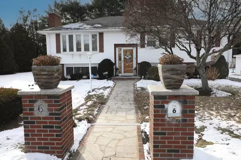 6 Randall Dr, Burlington, MA 01803