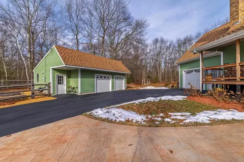 8 Longview Ave, Webster, MA 01570 photo 4