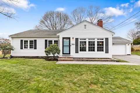 19 Berrywood Ln, Beverly, MA 01915