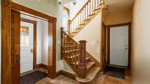 5 Marshfield St, Gloucester, MA 01930 photo 4