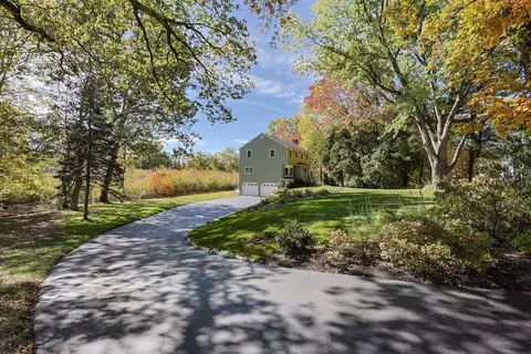 36 Cider Mill Rd, Framingham, MA 01701 photo 2