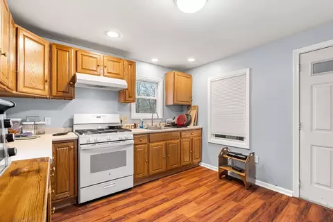 57 Adams St, Danvers, MA 01923 photo 4