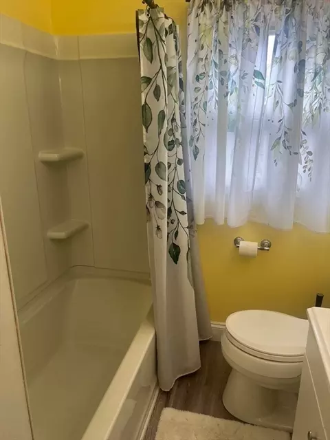 Bath - 257 Calvin St, Fall River, MA 02720 photo 1 of 1