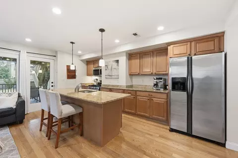 840 E 4th St #1, Boston, MA 02127