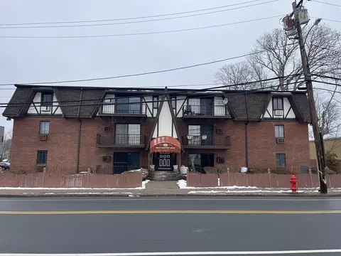 21 West St #A4, Randolph, MA 02368