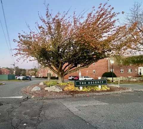 192 Regency Park Dr #192, Agawam, MA 01001