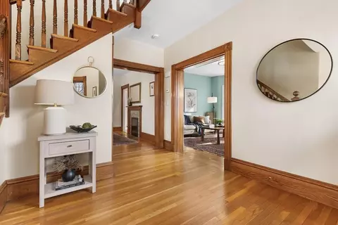 Entry Way - 129 High St, Reading, MA 01867 photo 2 of 4