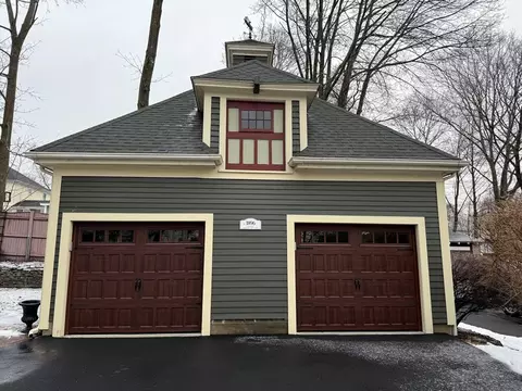 Exterior - 129 High St, Reading, MA 01867 photo 10 of 11