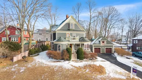 129 High St, Reading, MA 01867