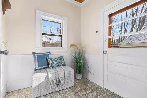 Entry Way - 129 High St, Reading, MA 01867 photo 4 of 4