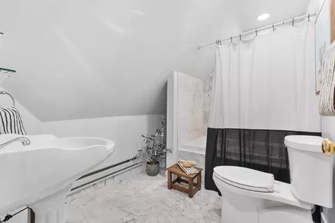 Bath - 129 High St, Reading, MA 01867 photo 2 of 2