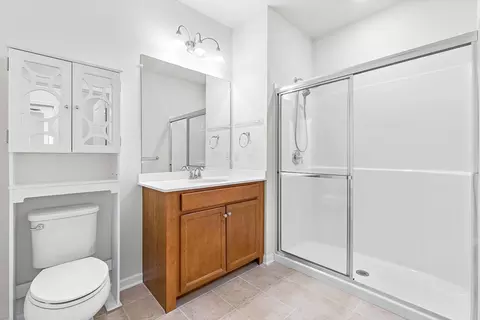 Bath - 36 Abigail Way #3003, Reading, MA 01867 photo 1 of 1