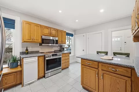 14 Harrison Ave, Beverly, MA 01915 photo 7