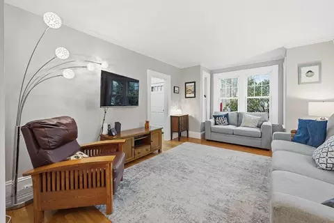 14 Harrison Ave, Beverly, MA 01915 photo 3