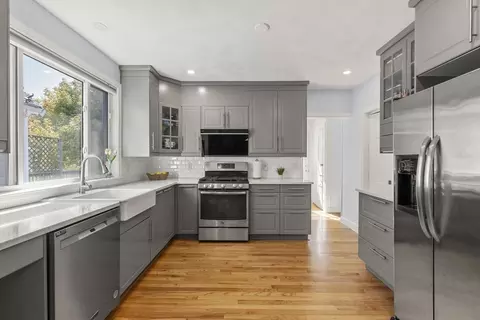 214 River St #214, Newton, MA 02465