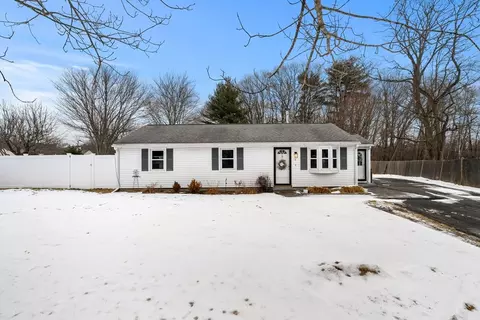 1 Democracy Dr, Amesbury, MA 01913