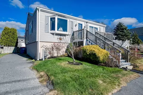 58 Bayview Ave, Fairhaven, MA 02719