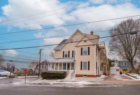 1 Oakland St #2, Newburyport, MA 01950