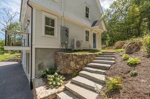 Exterior - 5 Samoset Rd #B, Gloucester, MA 01930 photo 4 of 7