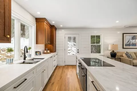Kitchen - 5 Samoset Rd #B, Gloucester, MA 01930 photo 4 of 6