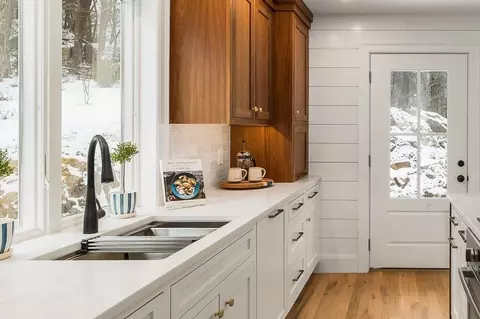 Kitchen - 5 Samoset Rd #B, Gloucester, MA 01930 photo 6 of 6