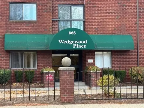 666 Main St #312, Winchester, MA 01890