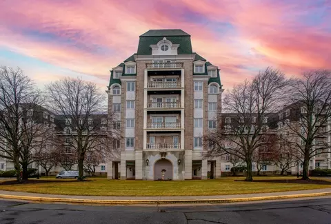 100 Marina Dr #306, Quincy, MA 02171