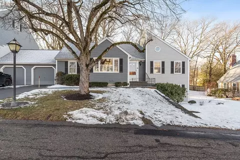 26 Fairway Cir #26, Natick, MA 01760