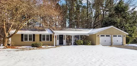 11 Smokerise Dr, Chelmsford, MA 01824