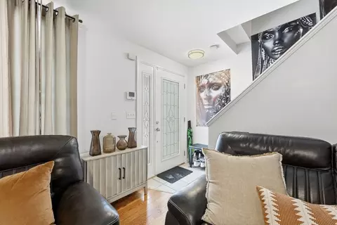 44 Border St, Springfield, MA 01104 photo 5