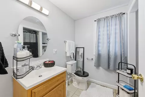 44 Border St, Springfield, MA 01104 photo 19