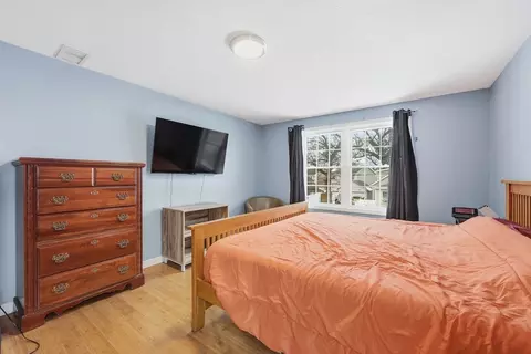 44 Border St, Springfield, MA 01104 photo 22
