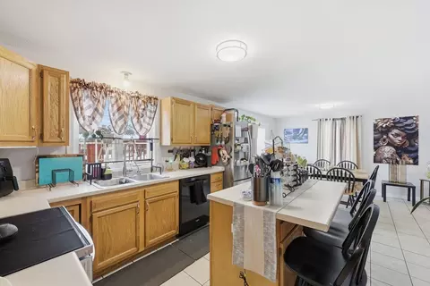 44 Border St, Springfield, MA 01104 photo 18