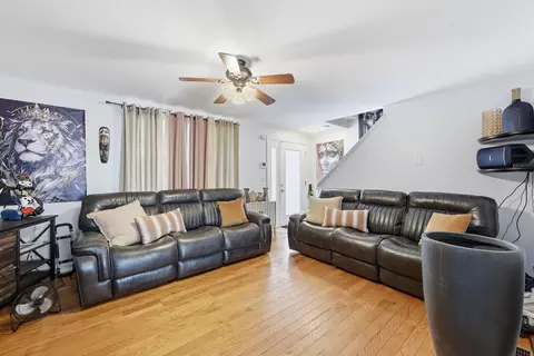 44 Border St, Springfield, MA 01104 photo 8