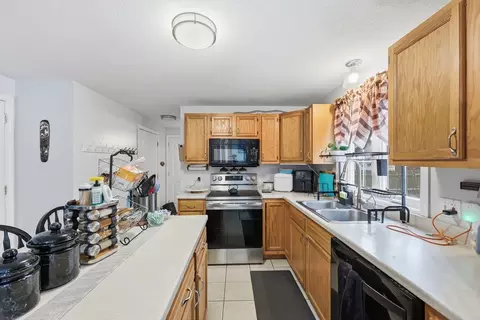 44 Border St, Springfield, MA 01104 photo 16