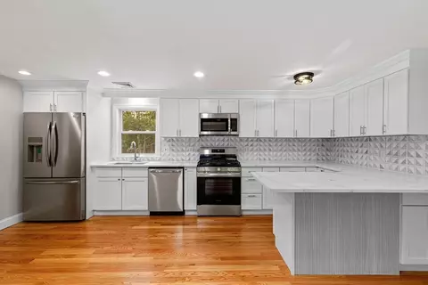 315 Blackthorn Rd, Marstons Mills, MA 02648