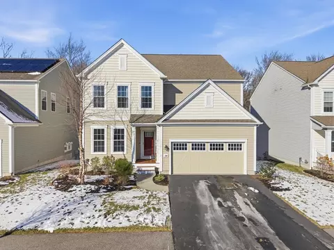 194 Stonehaven Dr, Weymouth, MA 02190
