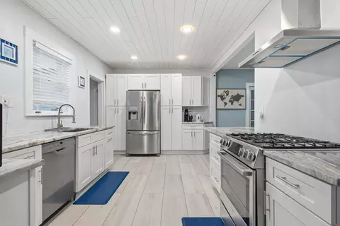 993 Shirley St, Winthrop, MA 02152