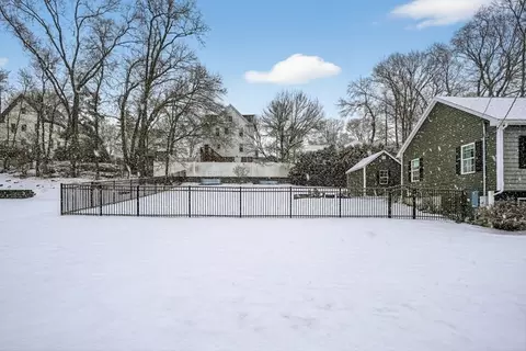 Exterior - 37 Tower St, Hudson, MA 01749 photo 4 of 12